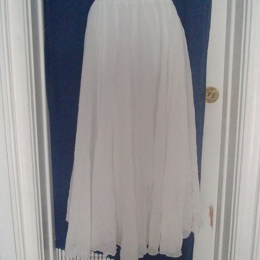 Basic white skirt